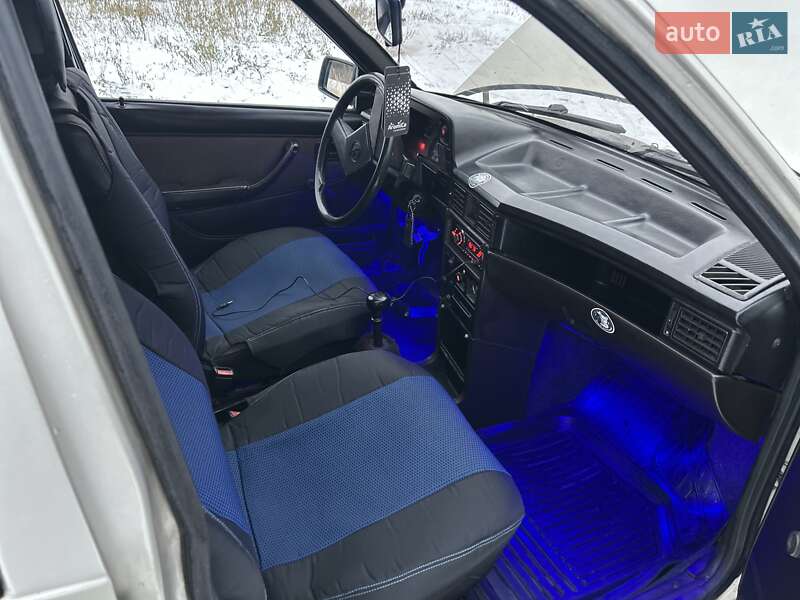 Седан Opel Kadett 1988 в Путивлі фото 5 Седан Opel Kadett 1988 в Путивлі