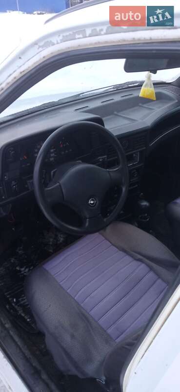 Седан Opel Kadett 1991 в Славуте