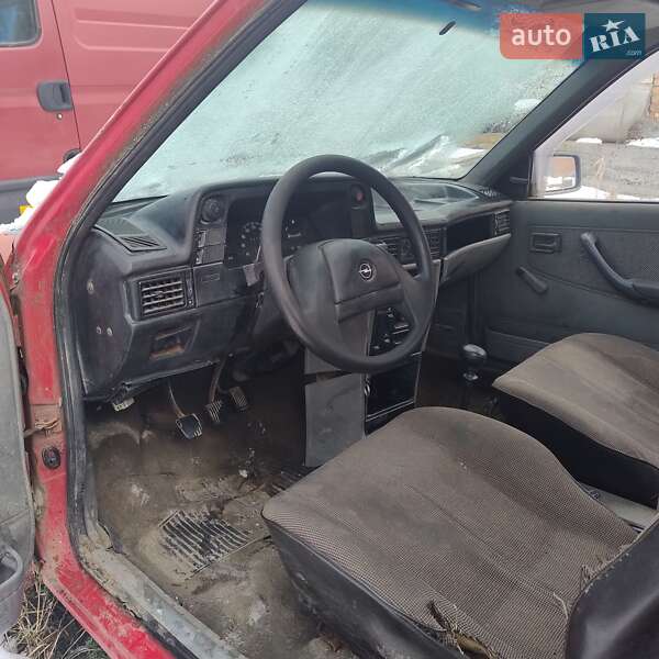 Хетчбек Opel Kadett 1986 в Надвірній