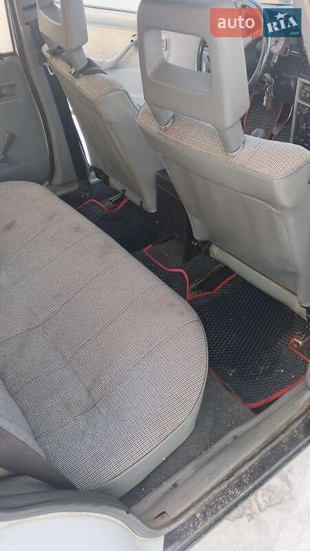 Седан Opel Kadett 1986 в Бобровице фото 6 Седан Opel Kadett 1986 в Бобровице