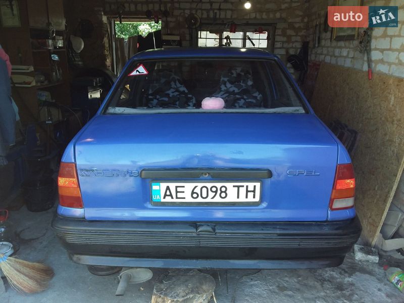 Седан Opel Kadett 1986 в Козельщине