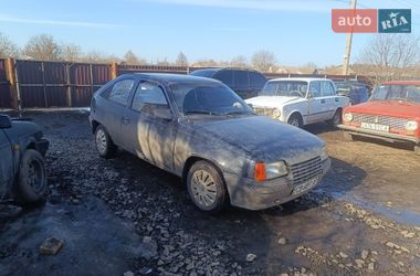 Хэтчбек Opel Kadett 1986 в Ромнах