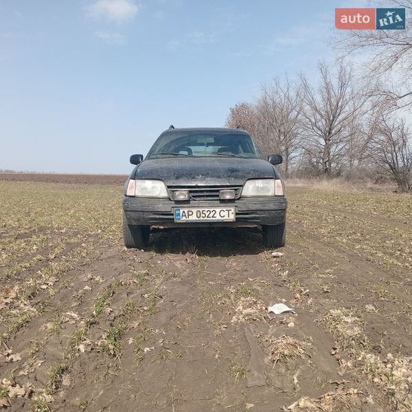 Универсал Opel Kadett 1986 в Новониколаевке