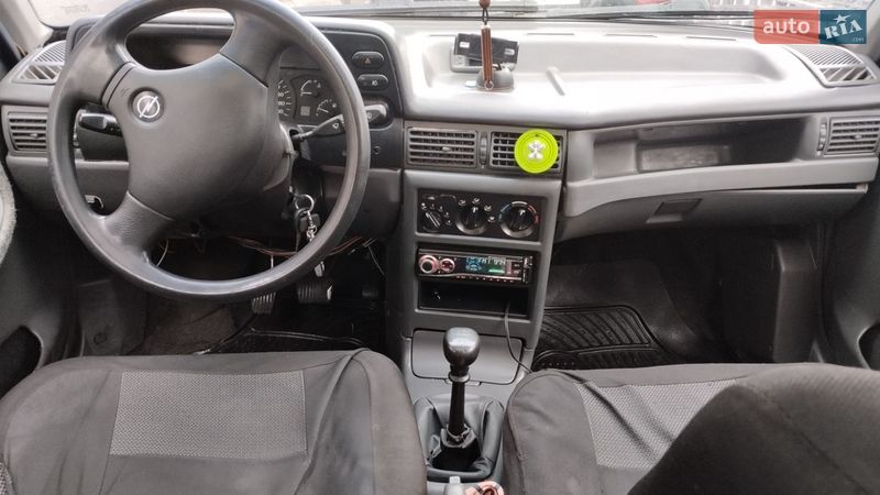 Седан Opel Kadett 1987 в Запорожье