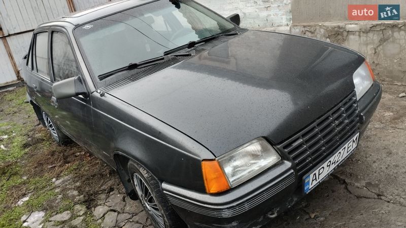 Седан Opel Kadett 1987 в Запорожье