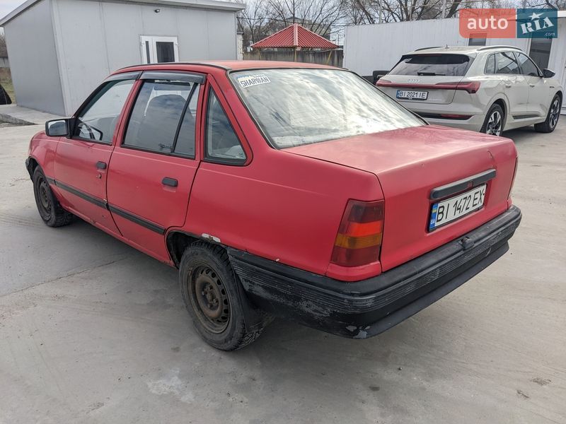 Седан Opel Kadett 1988 в Кременчуці