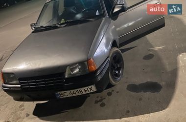 Хэтчбек Opel Kadett 1988 в Бобрке