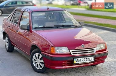 Седан Opel Kadett 1992 в Виннице
