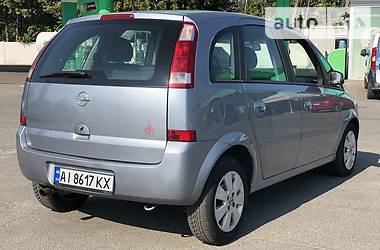 Хэтчбек Opel Meriva 2004 в Киеве