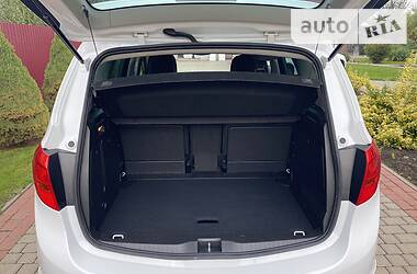 Минивэн Opel Meriva 2012 в 
