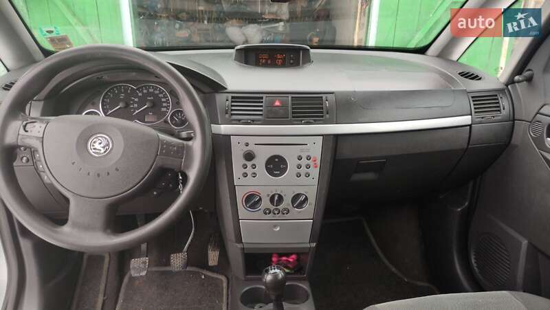 Минивэн Opel Meriva 2004 в Сторожинце