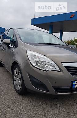 Универсал Opel Meriva 2012 в Мене