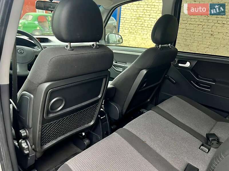 Микровэн Opel Meriva 2005 в Нововолынске