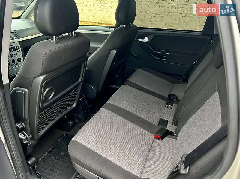 Микровэн Opel Meriva 2005 в Нововолынске