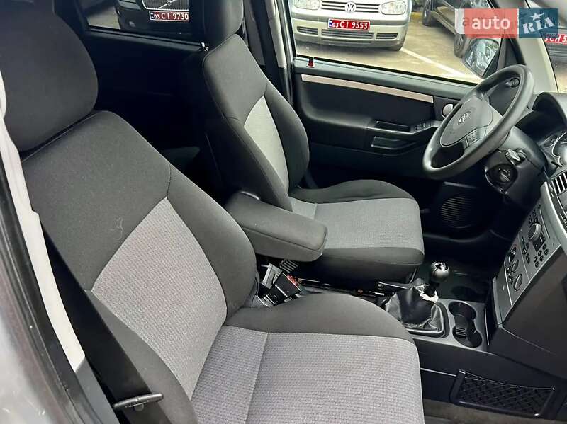 Микровэн Opel Meriva 2005 в Нововолынске