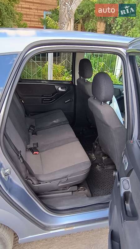 Микровэн Opel Meriva 2004 в Гайвороне