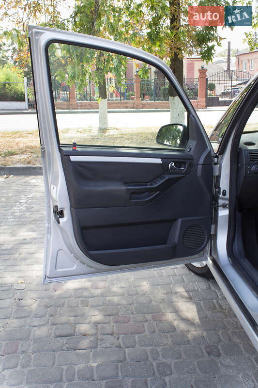 Микровэн Opel Meriva 2006 в Харькове