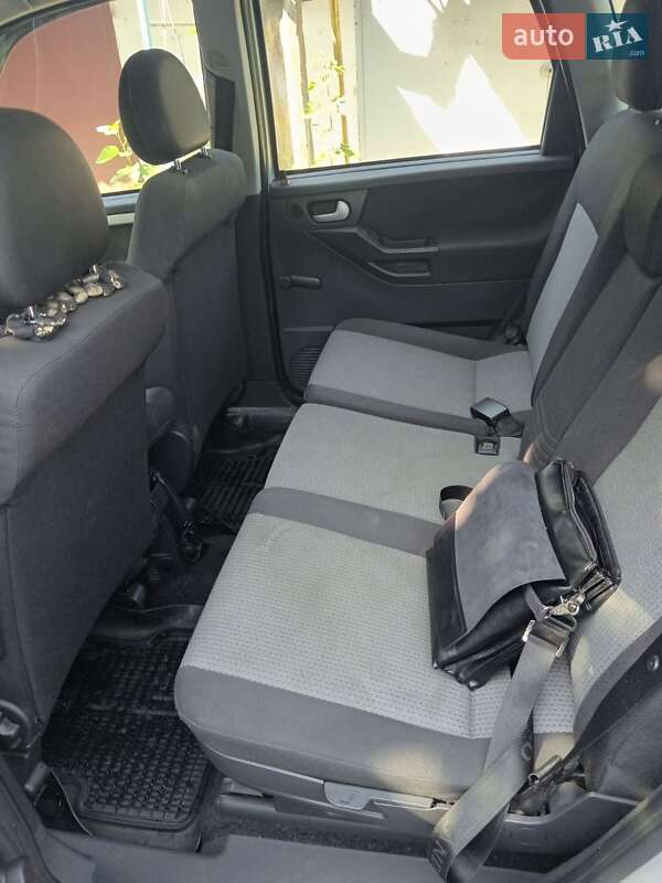 Микровэн Opel Meriva 2005 в Кривом Роге