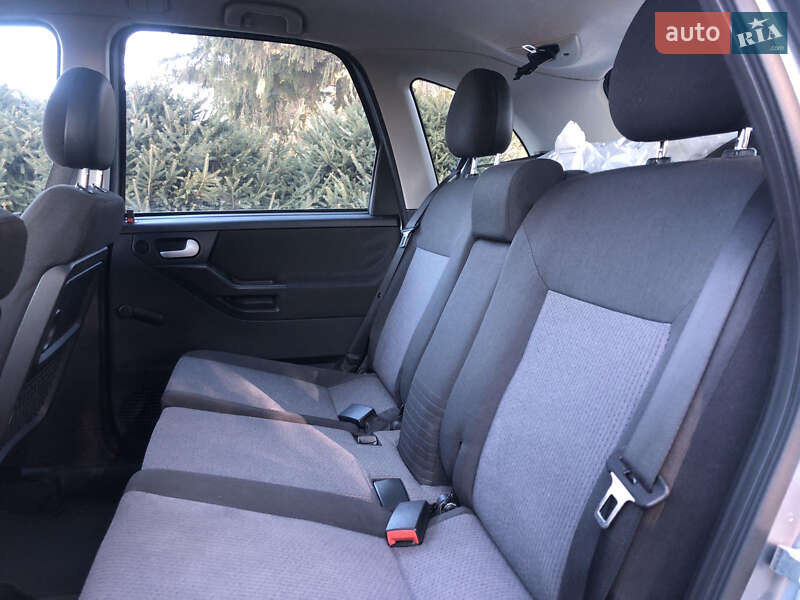 Opel Meriva 2004