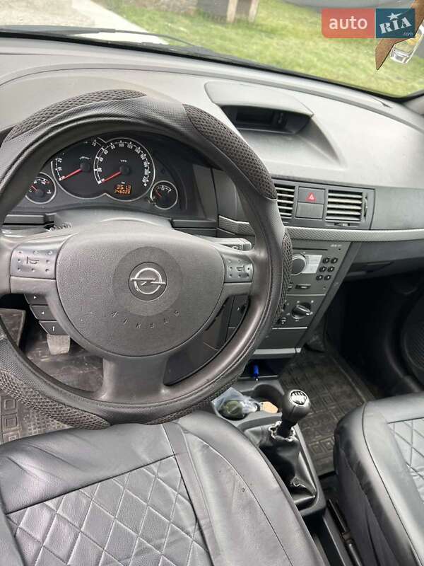 Микровэн Opel Meriva 2006 в Киеве