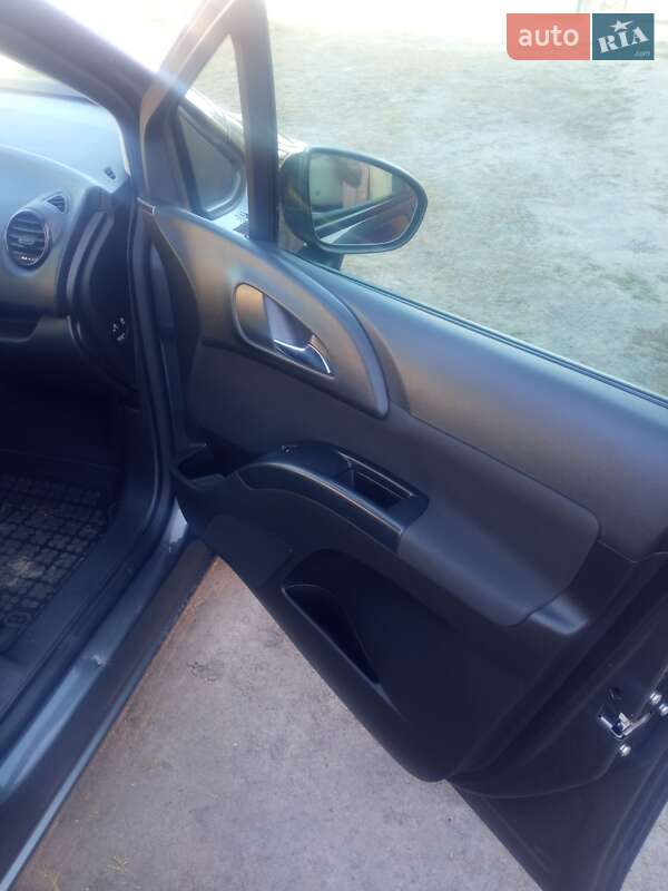 Микровэн Opel Meriva 2011 в Вараше фото 3 Микровэн Opel Meriva 2011 в Вараше