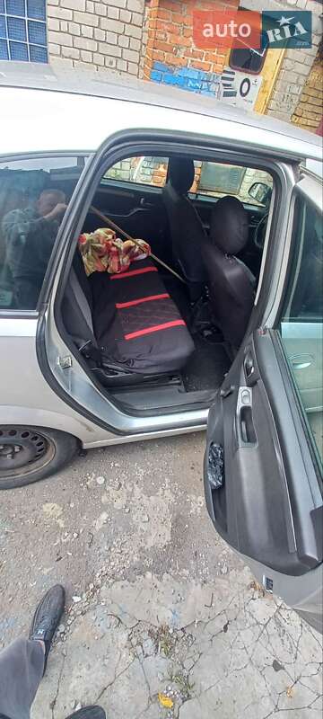 Микровэн Opel Meriva 2004 в Киеве