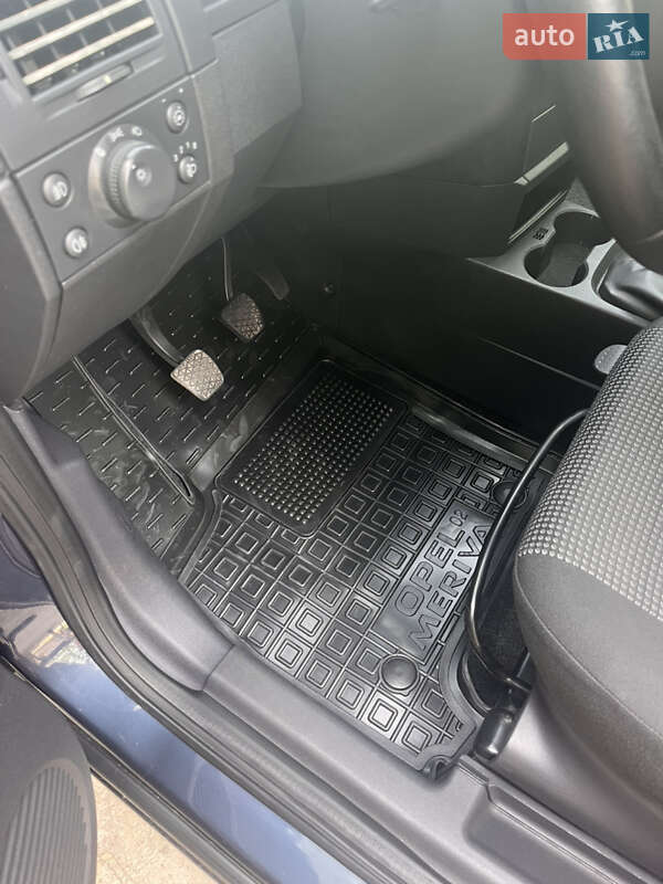Микровэн Opel Meriva 2009 в Звягеле