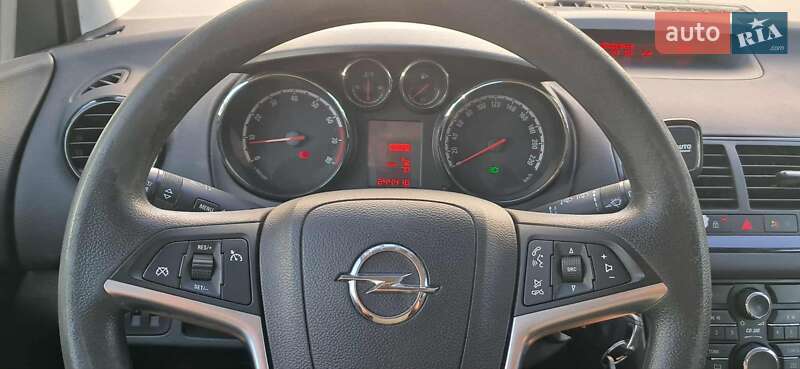 Мікровен Opel Meriva 2010 в Остриці