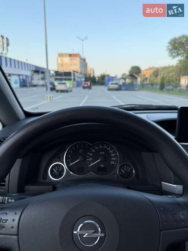 Микровэн Opel Meriva 2005 в Староконстантинове