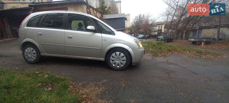 Микровэн Opel Meriva 2004 в Киеве