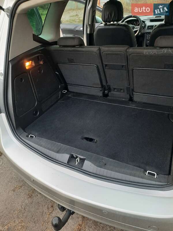 Мікровен Opel Meriva 2011 в Новояворівську