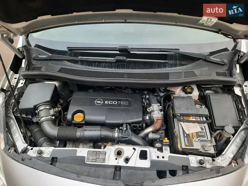 Мікровен Opel Meriva 2011 в Новояворівську