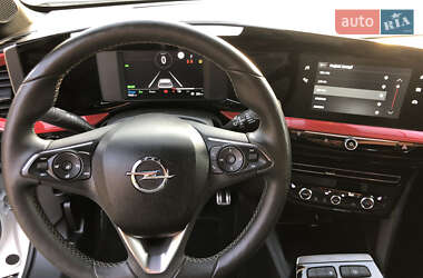 Позашляховик / Кросовер Opel Mokka-e 2023 в 