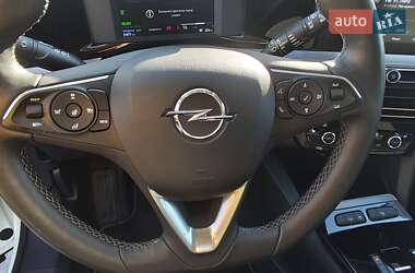 Позашляховик / Кросовер Opel Mokka-e 2021 в 