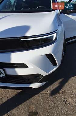 Позашляховик / Кросовер Opel Mokka-e 2021 в 