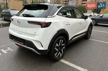 Позашляховик / Кросовер Opel Mokka-e 2023 в 