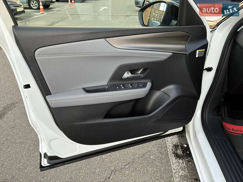 Внедорожник / Кроссовер Opel Mokka-e 2023 в Киеве фото 62 Внедорожник / Кроссовер Opel Mokka-e 2023 в Киеве