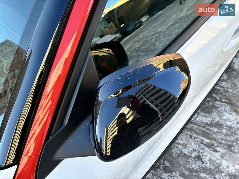 Внедорожник / Кроссовер Opel Mokka-e 2023 в Киеве