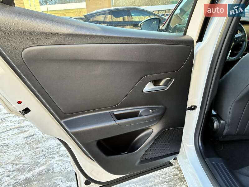 Внедорожник / Кроссовер Opel Mokka-e 2023 в Киеве