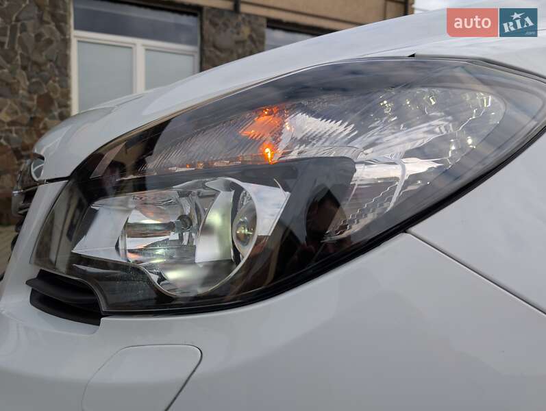 Внедорожник / Кроссовер Opel Mokka 2015 в Владимире