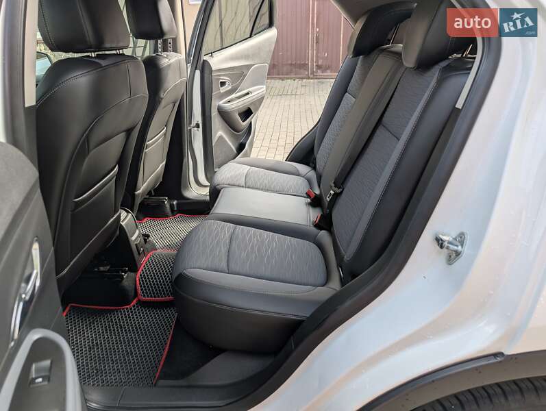Внедорожник / Кроссовер Opel Mokka 2015 в Владимире