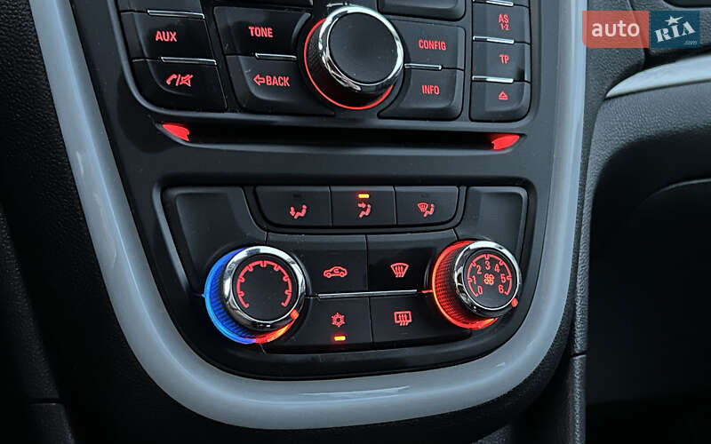 Позашляховик / Кросовер Opel Mokka 2016 в Львові