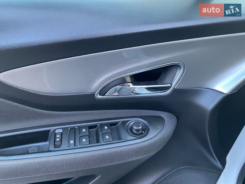 Позашляховик / Кросовер Opel Mokka 2015 в Коломиї