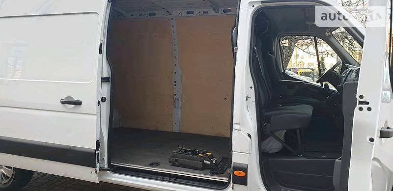 Вантажопасажирський фургон Opel Movano 2016 в Одесі