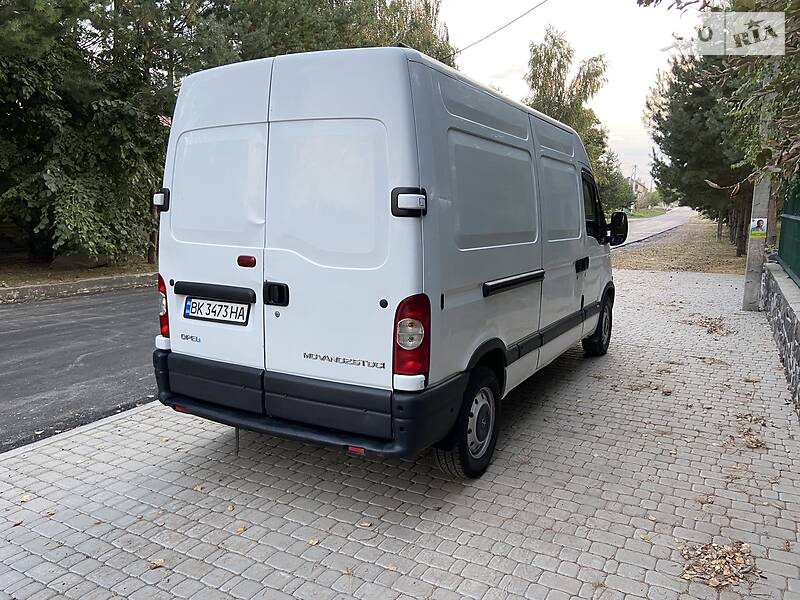 Грузопассажирский фургон Opel Movano 2005 в Ровно