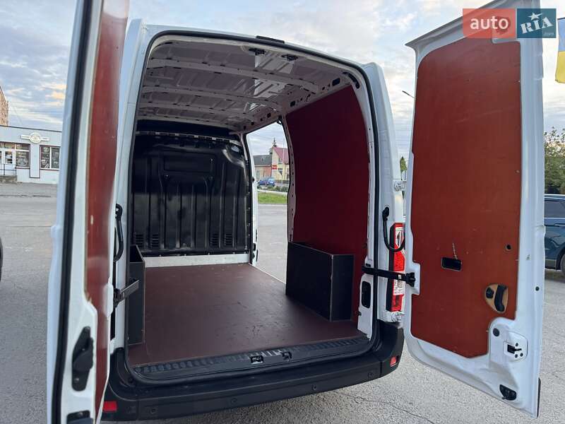 Вантажний фургон Opel Movano 2018 в Дубні
