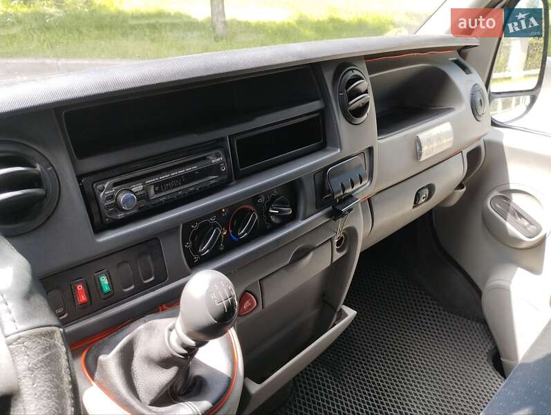 Грузовой фургон Opel Movano 2006 в Умани