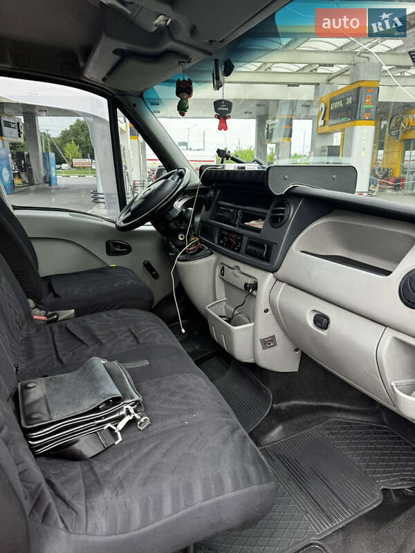 Вантажний фургон Opel Movano 2007 в Рівному