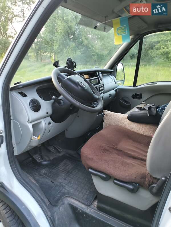 Грузовой фургон Opel Movano 2006 в Миргороде
