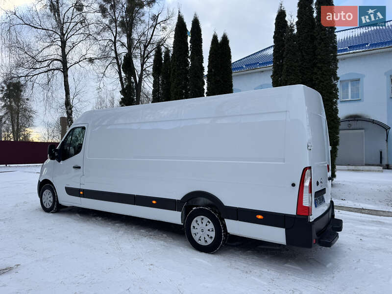 Вантажний фургон Opel Movano 2021 в Кореці